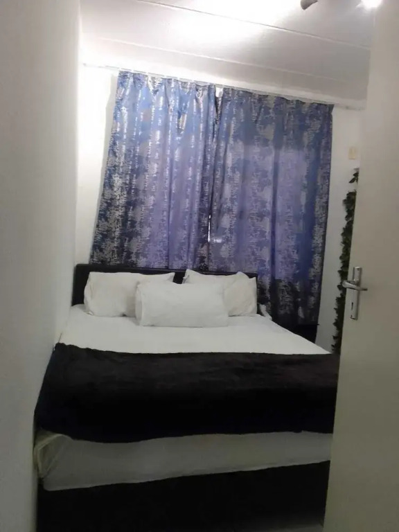 Central Sandton Rooms Nowifi