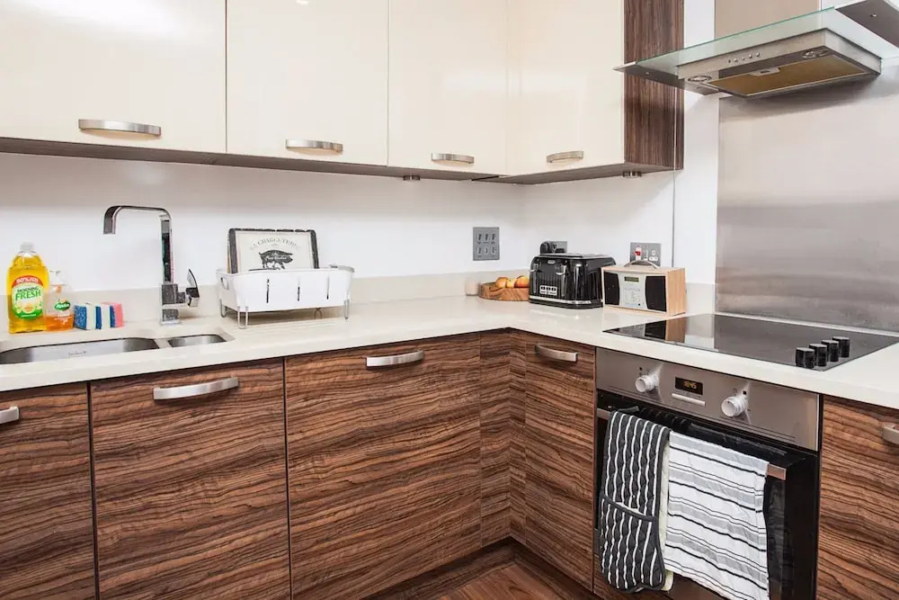 1 Bedroom Apartment Near Camberwell With Balcony
