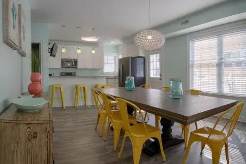 Beach Bungalow 8