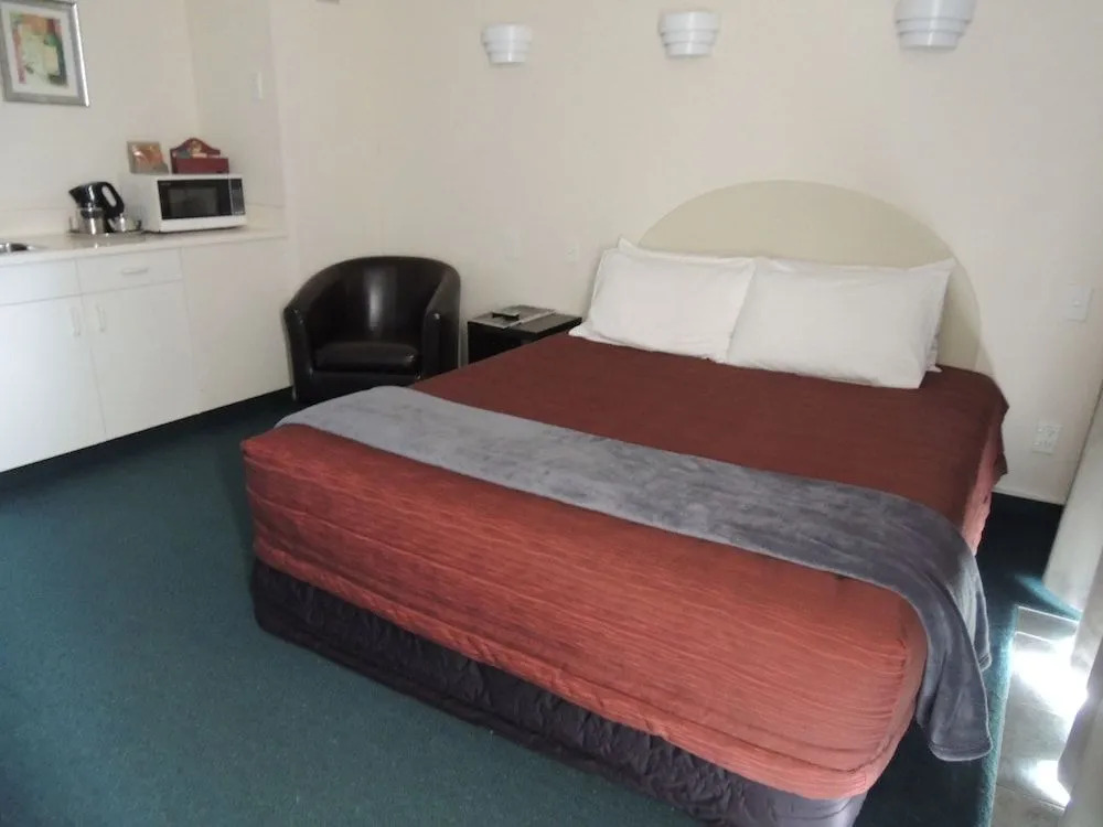 BKs Fountain Court Motel