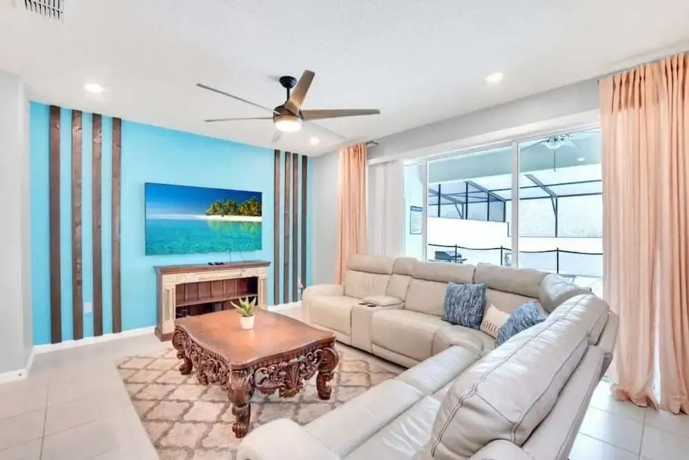 Your Enchanted Take Me Away Townhome! 5 Bedroom Townhouse