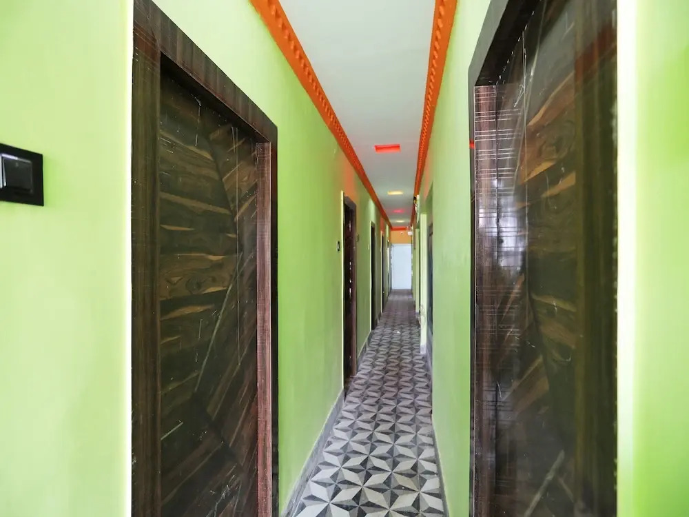 OYO 14868 Hotel Priyadarshini