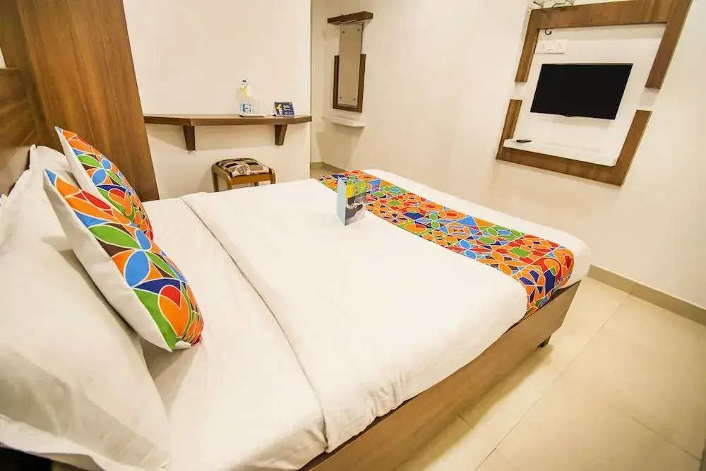 FabHotel Delma Porur