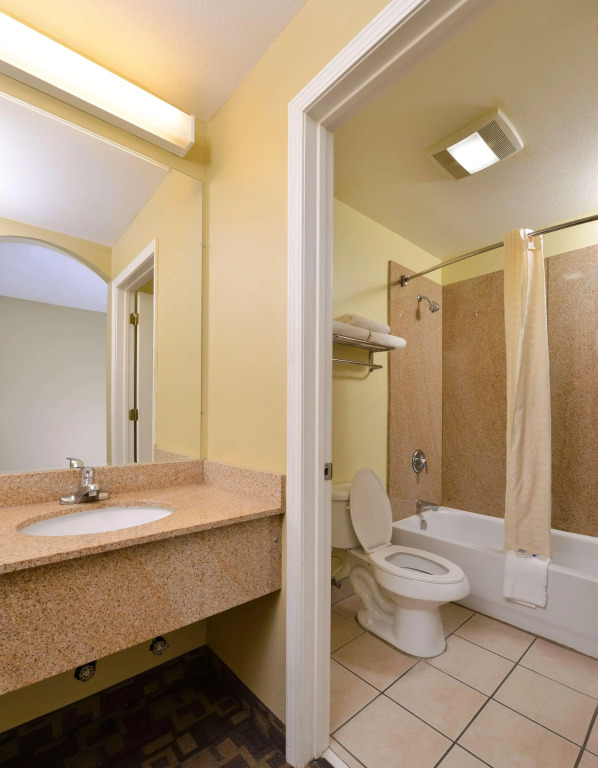 Americas Best Value Inn and Suites Little Rock