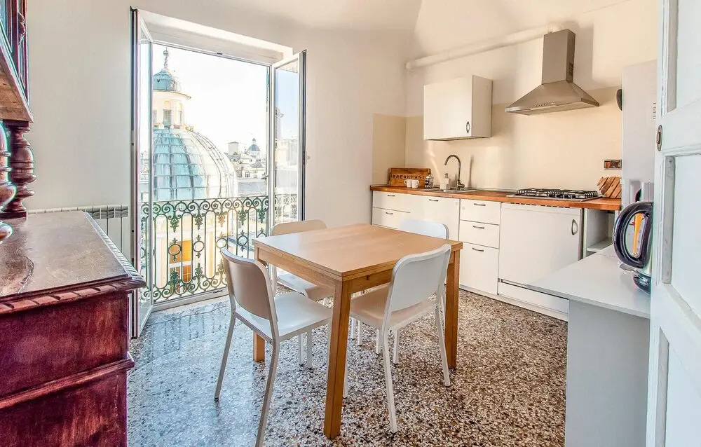 Beautiful Apartment in Genova With Wifi and 4 Bedrooms