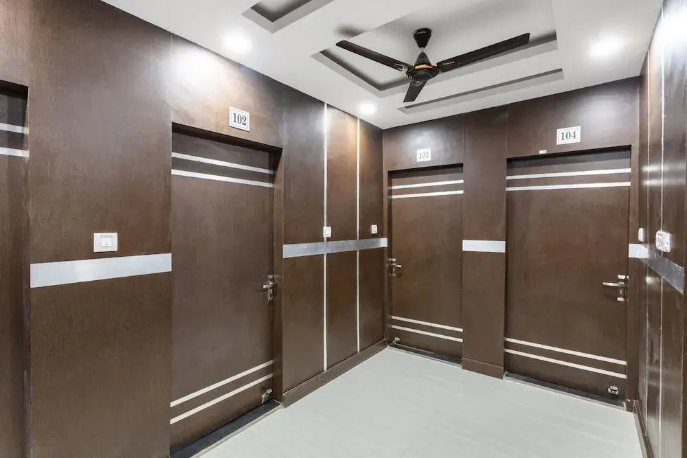 Oyo 29920 Hotel Rk Palace