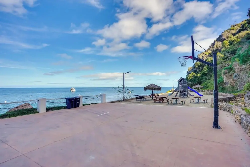 Gorgeous Catalina Island Condo With Golf Cart!