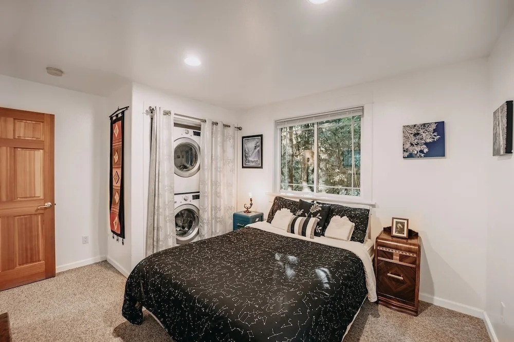 01sl - Hot Tub - Pet Friendly - Bbq - Sleeps 8 3 Bedroom Home by RedAwning
