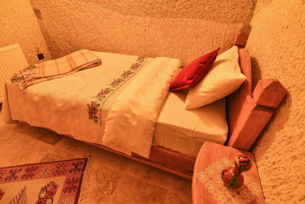 Mosaic Cave Hotel