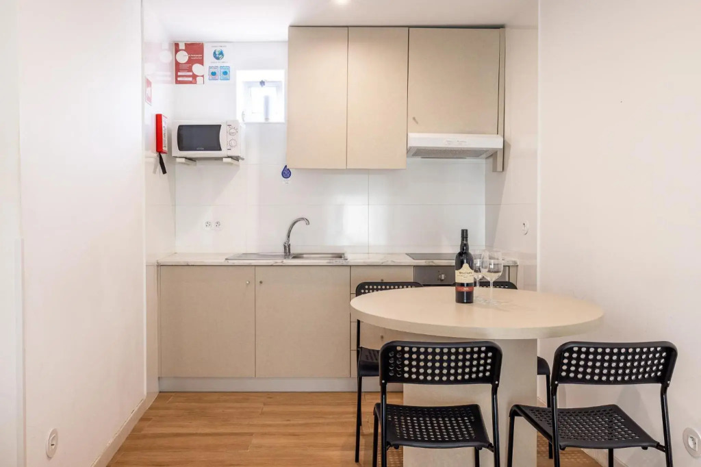 A whole house designed for remote work near center and metro