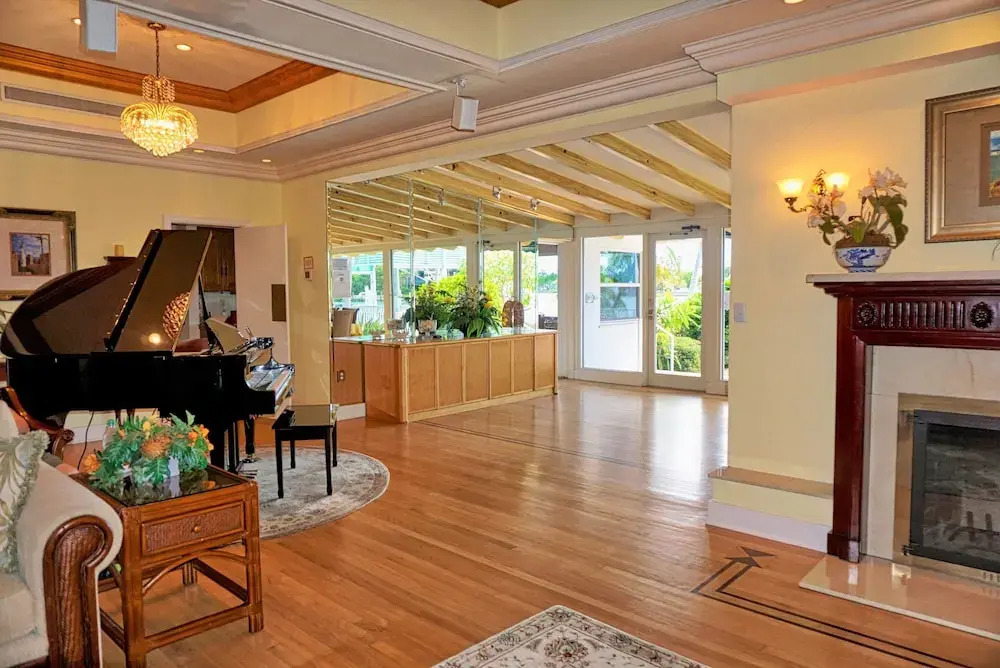 Pass-a-grille Boutique Resort by TechTravel