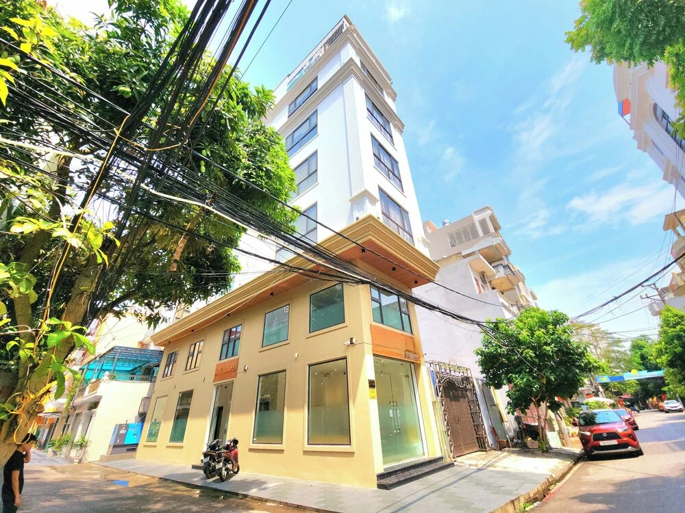 The LuxHomes Royal Apartment