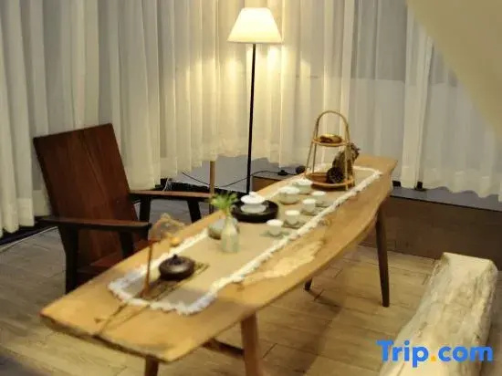 Wuyishan Half Mountain and Half Water (Zen culture theme) Hotel