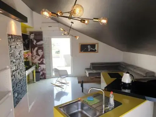 Villa Ave