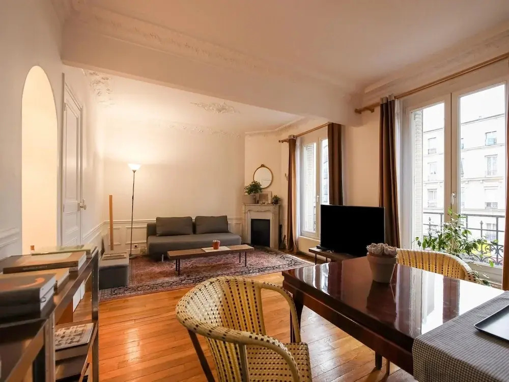 Magnificent Apartment Near the Center of Paris