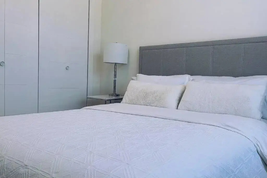 Gorgeous 3 bedroom lake house Suite!
