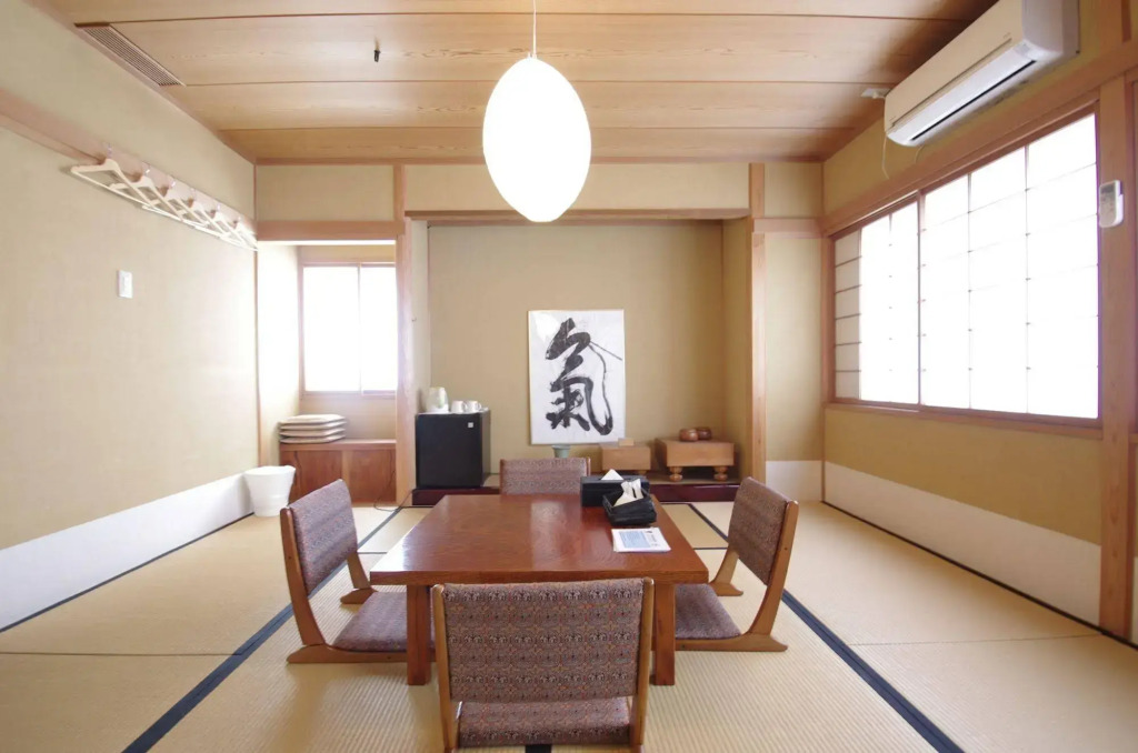 Ark Hostel & Cafe Dining