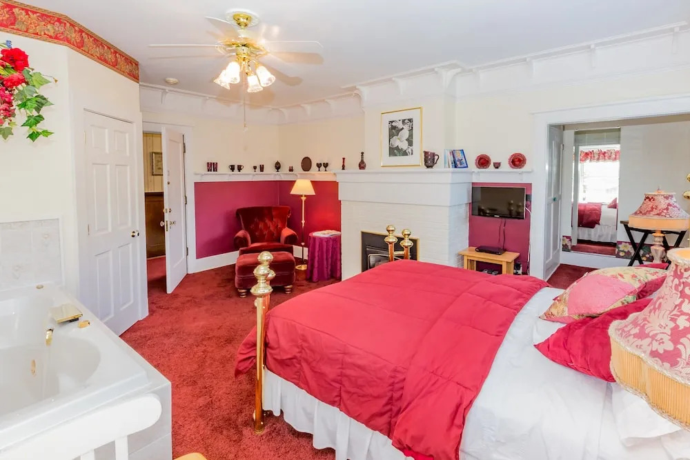 The Firelight Inn on Oregon Creek Bed and Breakfast