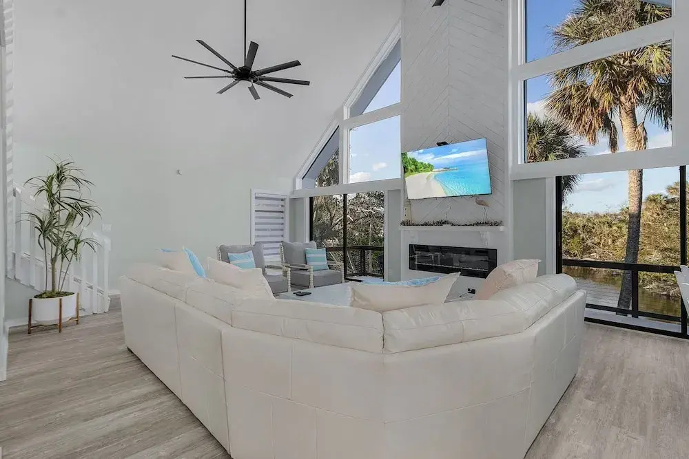 245 Nature View Ct Upper 3 Bedroom Home
