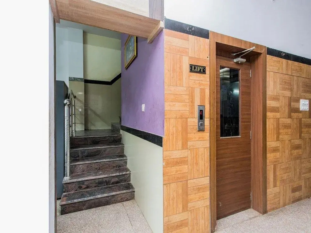 OYO 15569 Hotel Manorama Palace