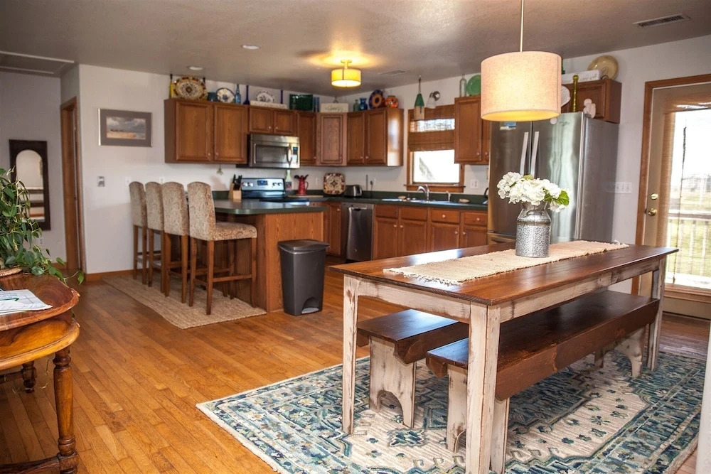 Austin's Pointe 4 Bedroom Cottage by RedAwning