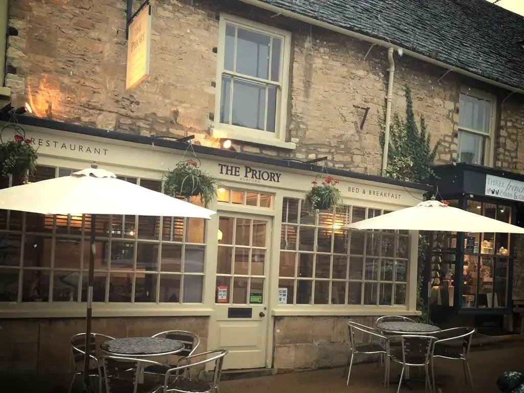 Priory Tearooms Burford with Rooms
