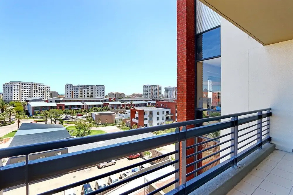 Manhattan Suites 703