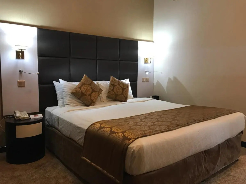 Click Park Hotel