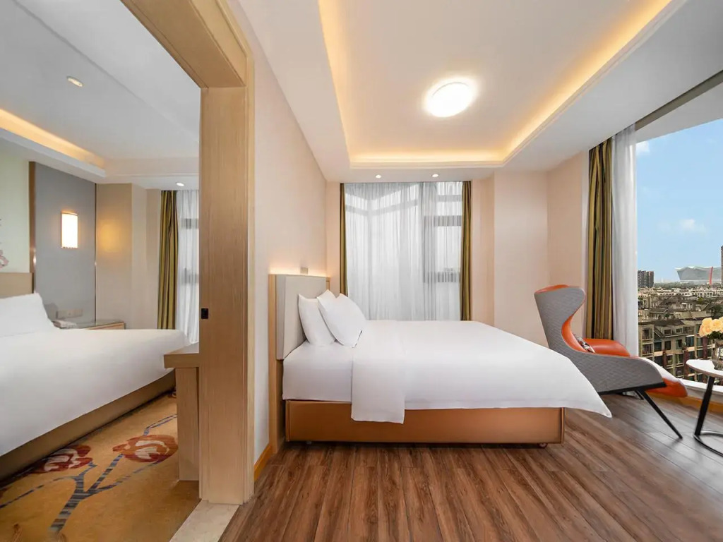 Vienna International Hotel (Chengdu Exhibition Center Zhonghe Metro Station)