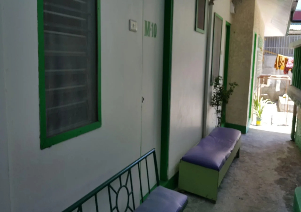 Manalos Lodge and Restaurant