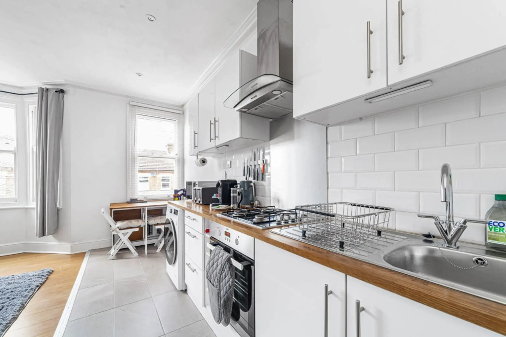 Bright West Ealing Abode