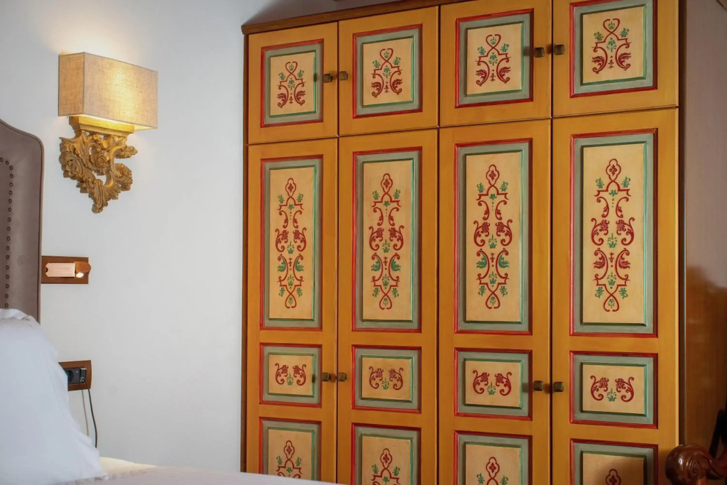 ARCHONTARIKI Historic Boutique Hotel