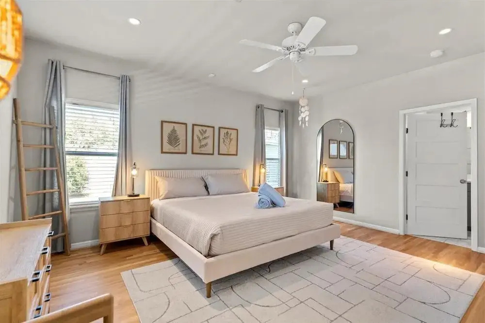 Spacious 3BR w Parking Pet Friendly