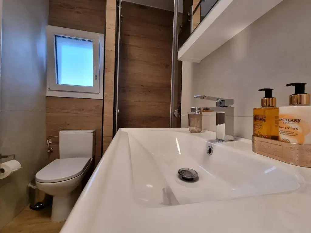 Larisa Hospitality I - Roof Top apartment