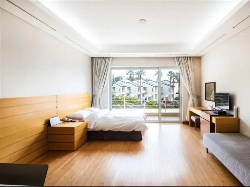 Shineville Luxury Resort