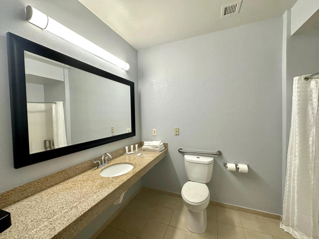 Baymont Inn & Suites by Wyndham Morrow - Atlanta I-75 South