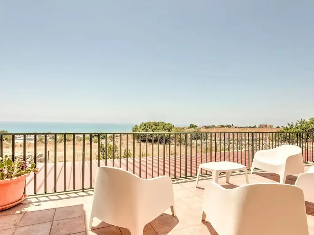 Charming Apartment in Marina di Ragusa With Terrace