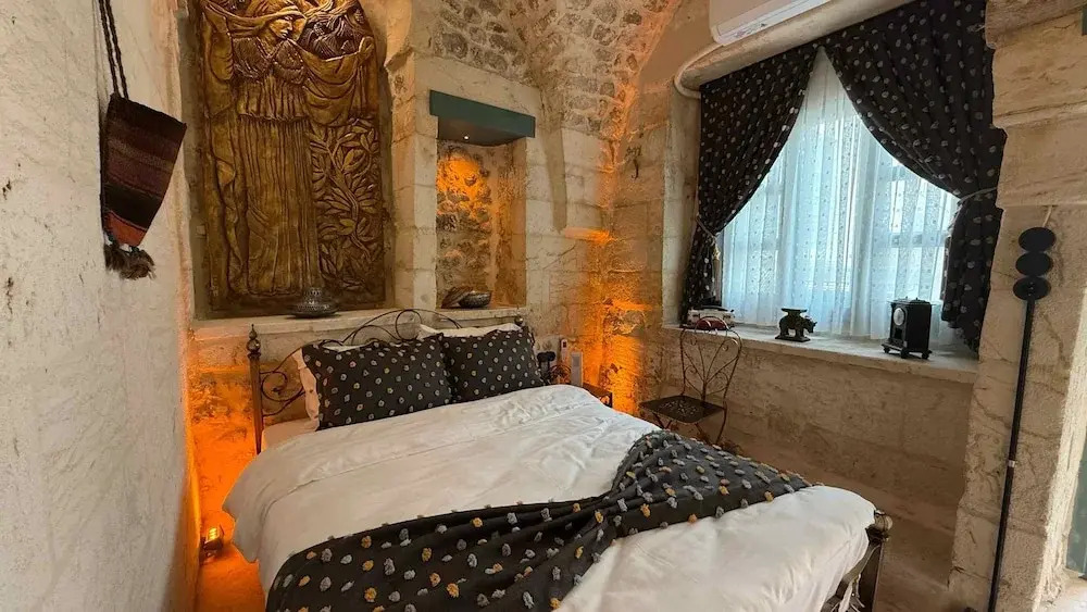 Liora Hotel