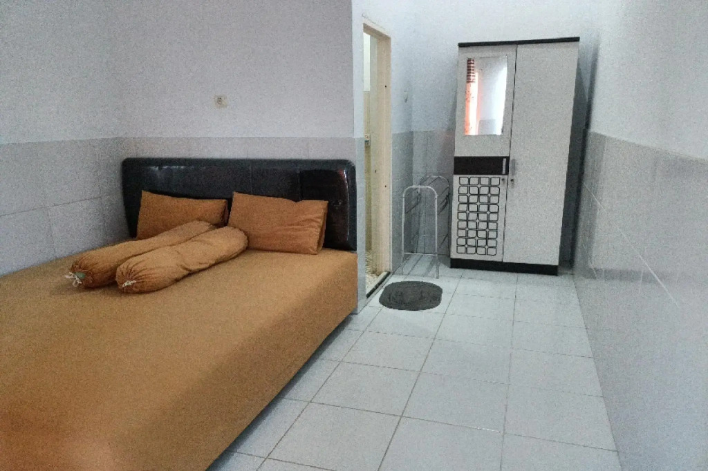 OYO 90663 Valencia Kost