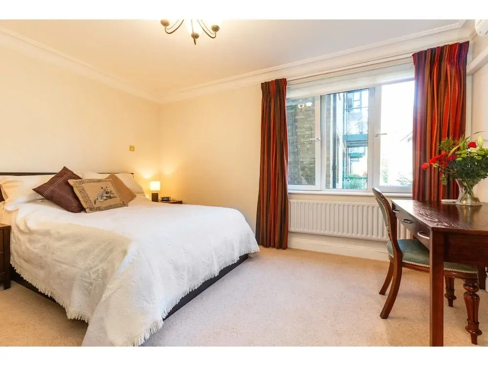 Central Flat With Garden View Ideal for Couples