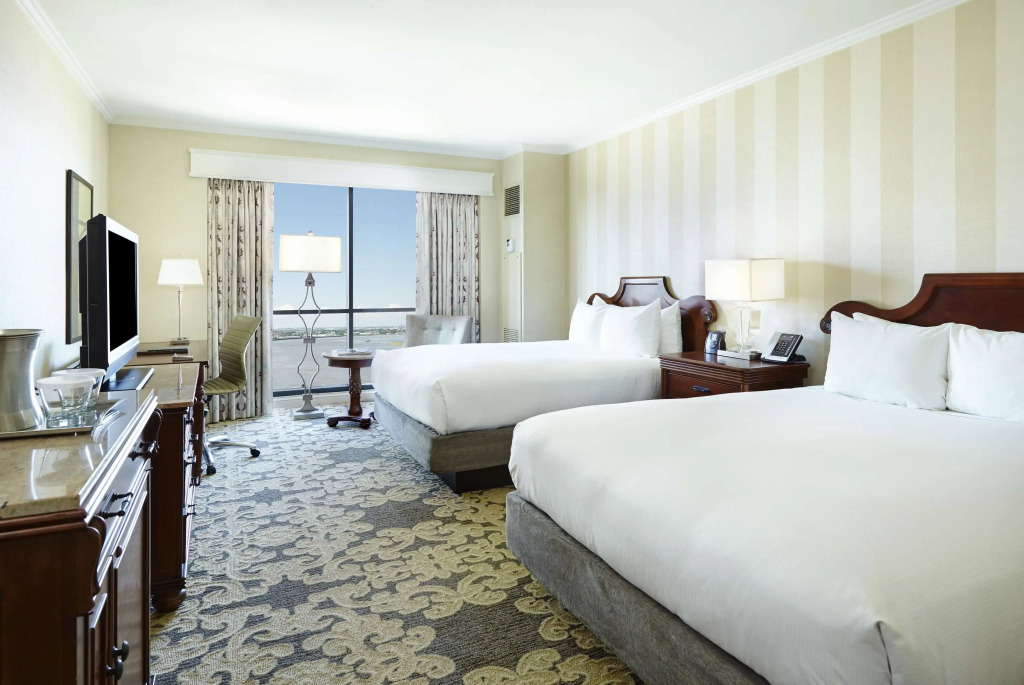Hilton New Orleans / St. Charles Avenue