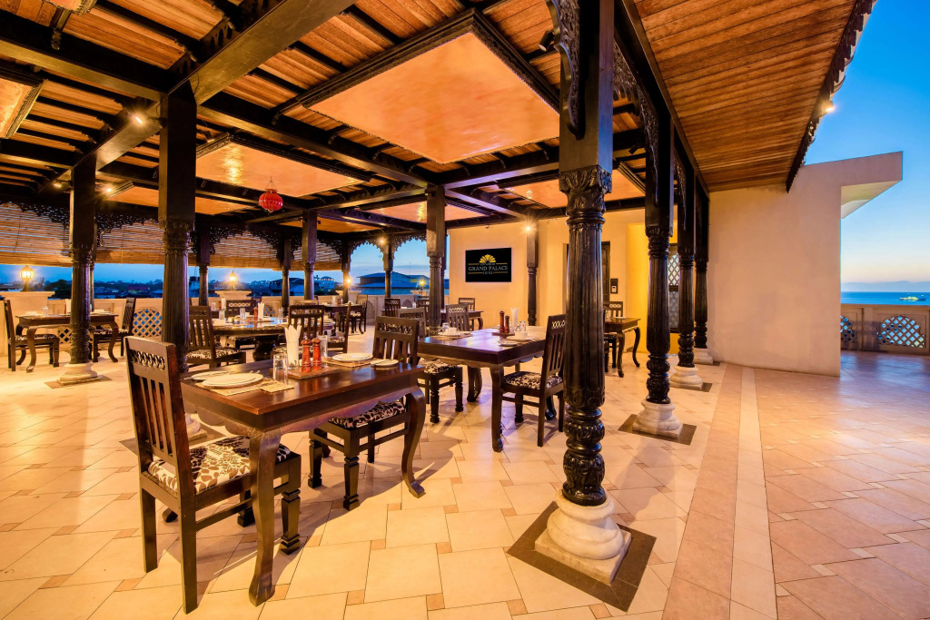 Golden Tulip Stone Town Boutique