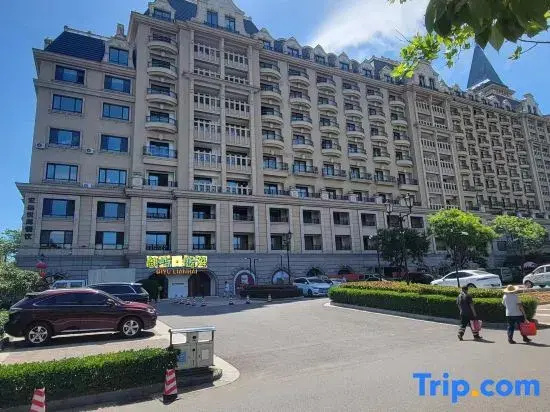 Qingdao·Qiyu·Ocean-Loving Azure Vernal Coastal Resort Homestay (Jinshatan Beer City Branch)