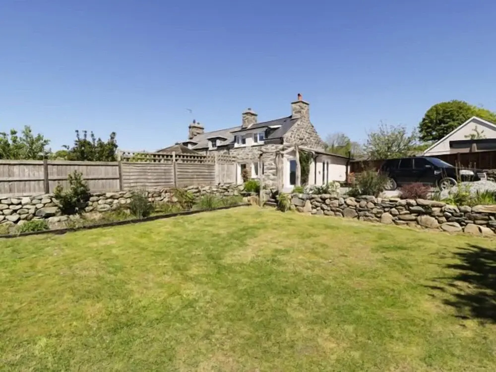 2 Borthwen Cottages