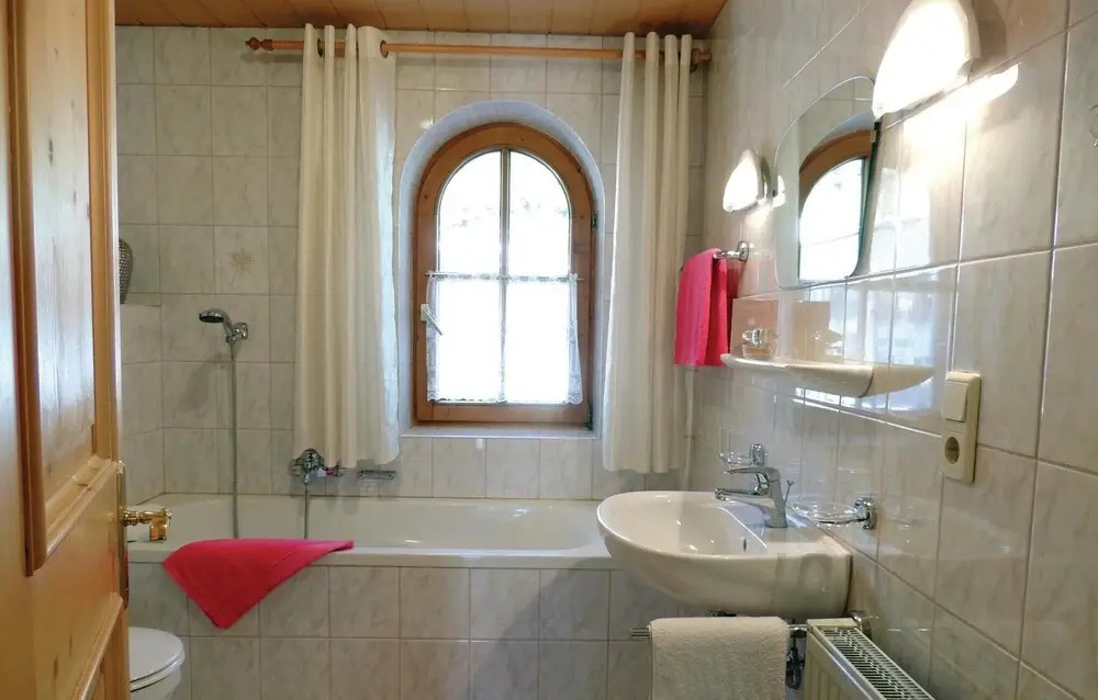 Beautiful Apartment in Flirsch With 3 Bedrooms and Wifi