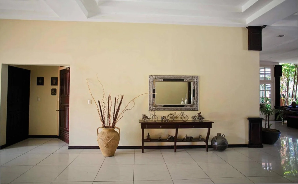 Hotel Caña Brava Inn