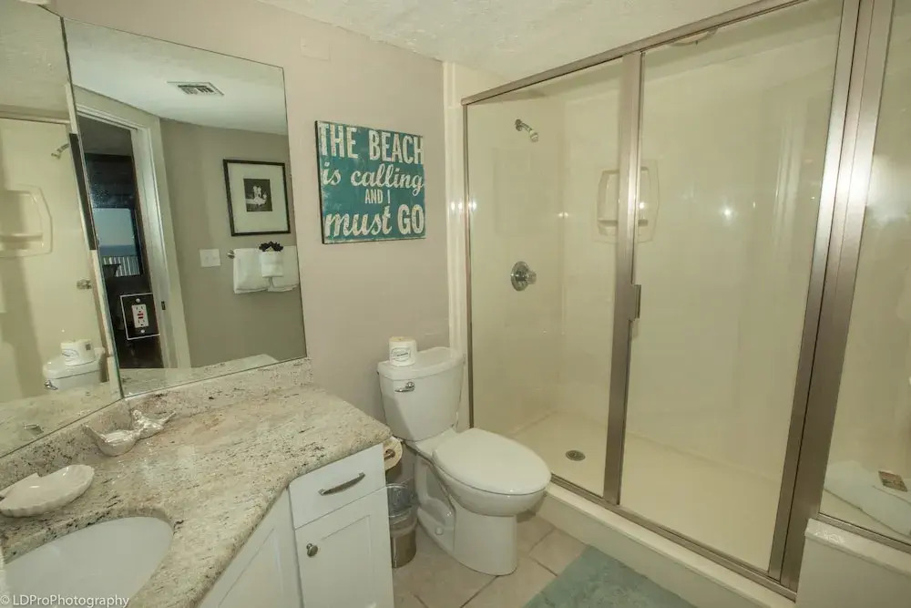 Inlet Reef 403 2 Bedroom Condo by RedAwning