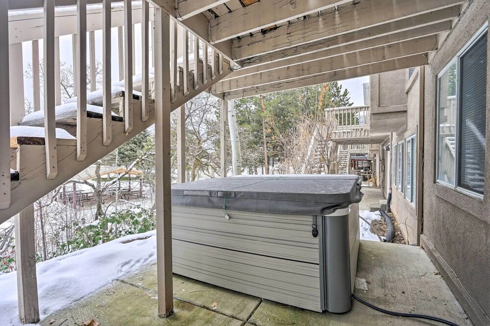 Spacious Cottonwood Heights Home: Ski Nearby!