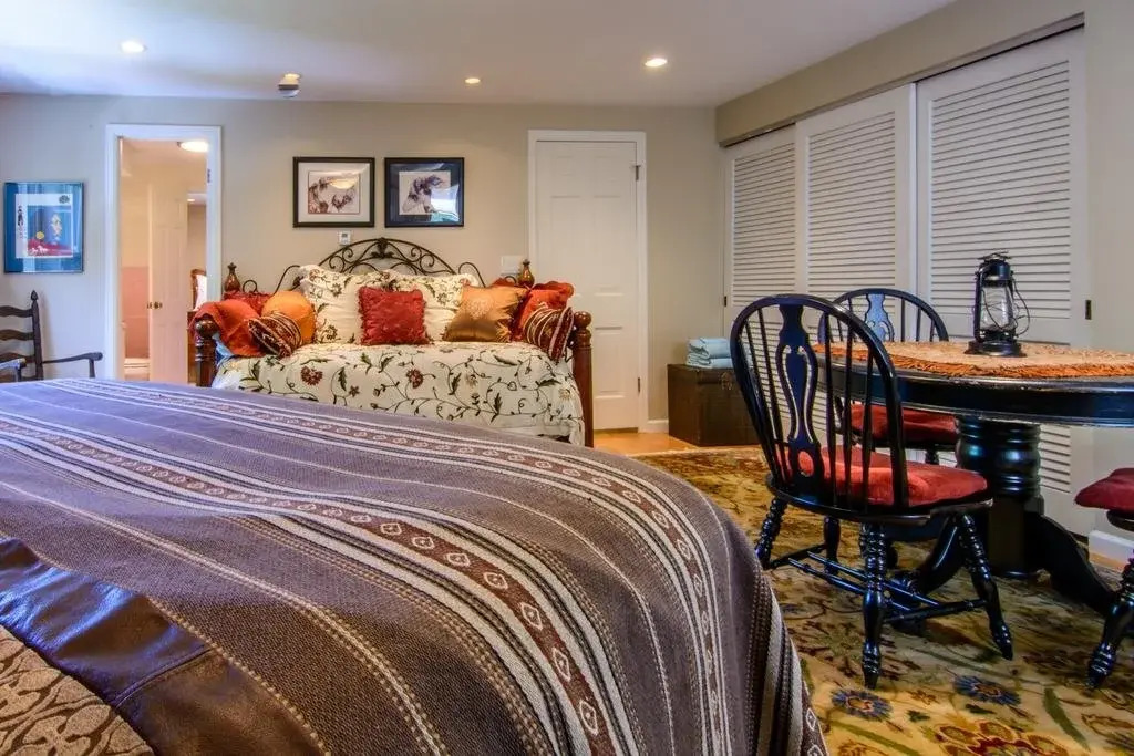 Seldom Scene Meadow Bed & Breakfast