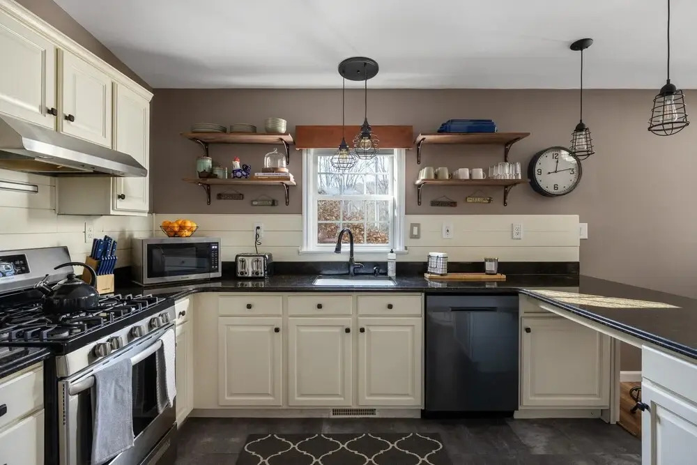 Industrial Chic Catskills All-season Getaway